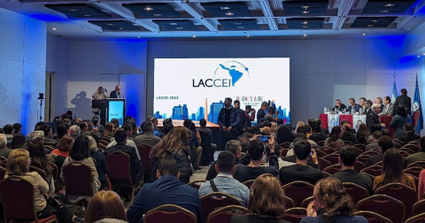 Decana de Ingenierías ULatina asiste a LACCEI en Argentina