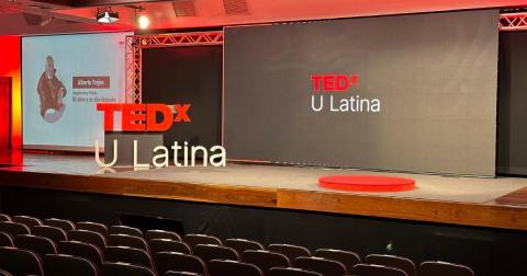 Primer TEDx Universitario: Repensar + Recrear = Innovar 
