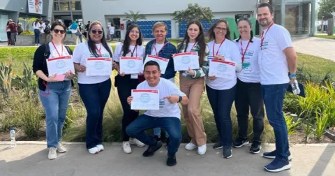 Docentes de Optometría y Terapia Física ULatina se capacitan para atender atletas de Olimpiadas Especiales en Lima Perú